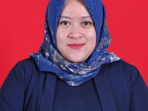 apt. Fitri Alfiani, S.Farm., M.KM