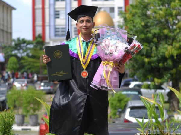 Mahasiswa Ilmu Keolahraagaan FIKES UMC Raih Wisudawan terbaik Wisuda UMC ke-33 Tahun 2025 Mahasiswa Ilmu Keolahraagaan FIKES UMC Raih Wisudawan terbaik Wisuda UMC ke-33 Tahun 2025